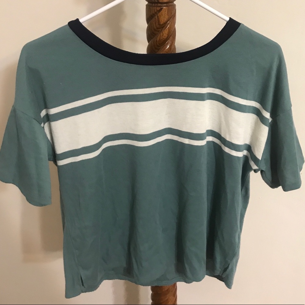 Green crop tee shirt